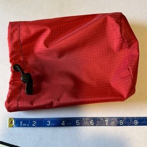 Tom Bihn travel stuff sack size 2 in Sangria 210 Cerylon